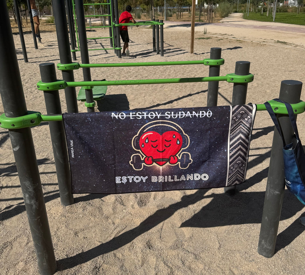 Tu toalla de gimnasio DOMORE — Símbolo de superación y actitud